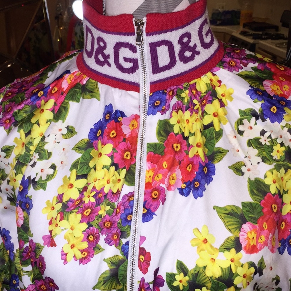 Beautiful Floral Dress - Picture 6 of 8